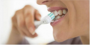 Lavare i Denti dopo aver mangiato un dolce | Continolo & Partners